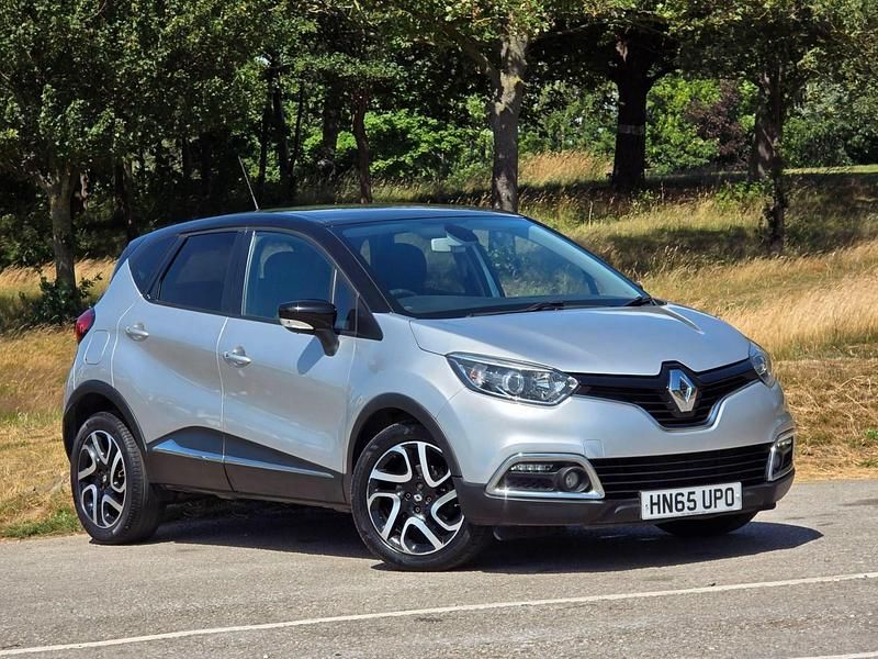 Silver/black Used 2015 Renault Captur Dynamique SUV | £4,295 (Fair price) - Image 1/4