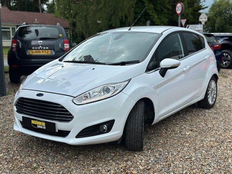 White Used 2015 Ford Fiesta Titanium Hatchback | £5,995 (Fair price) - Image 1/4