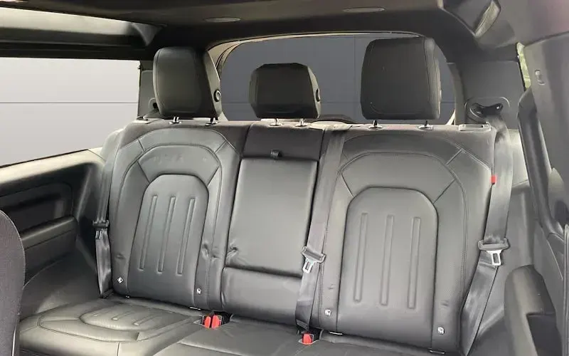 Begagnad Land Rover Defender 300 HK (220 kW) 2024 SUV
