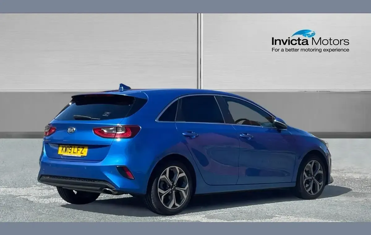 Used Kia Ceed 138 HP (101 kW) 2019 Blue Hatchback