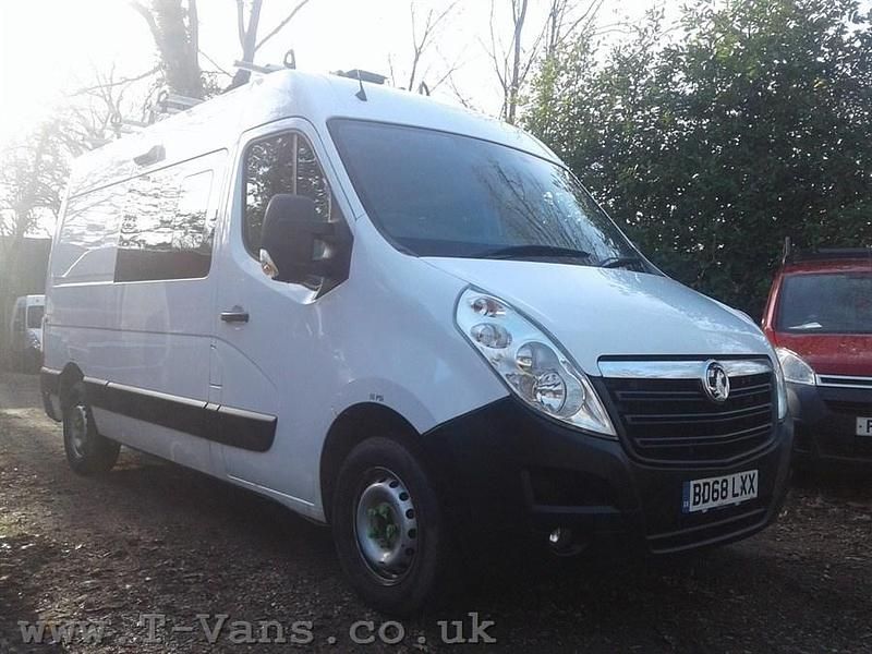 Used Vauxhall Movano 130 HP (95 kW) 2019 White MPV