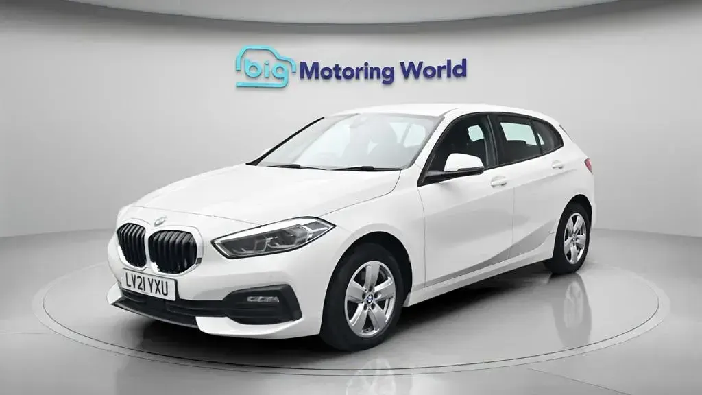 Used BMW 118 136 HP (100 kW) 2021 White Hatchback