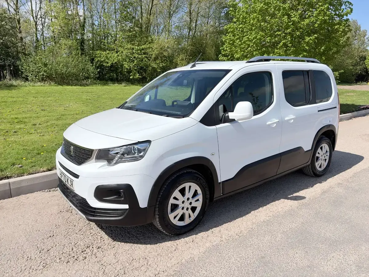 Used Peugeot Rifter 2020 White MPV