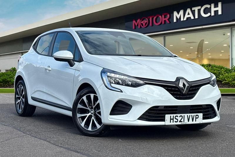 White Used 2021 Renault Clio V Iconic Hatchback | £9,650 (Fair price) - Image 1/4