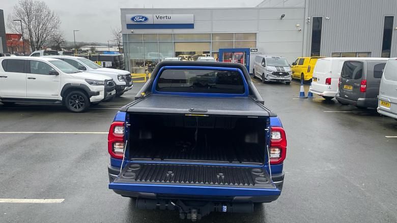 Used Toyota HiLux 204 HP (150 kW) 2022 Pickup