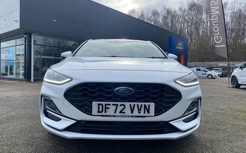 Used Ford Focus ST-Line 125 HP (91 kW) 2023 White Hatchback