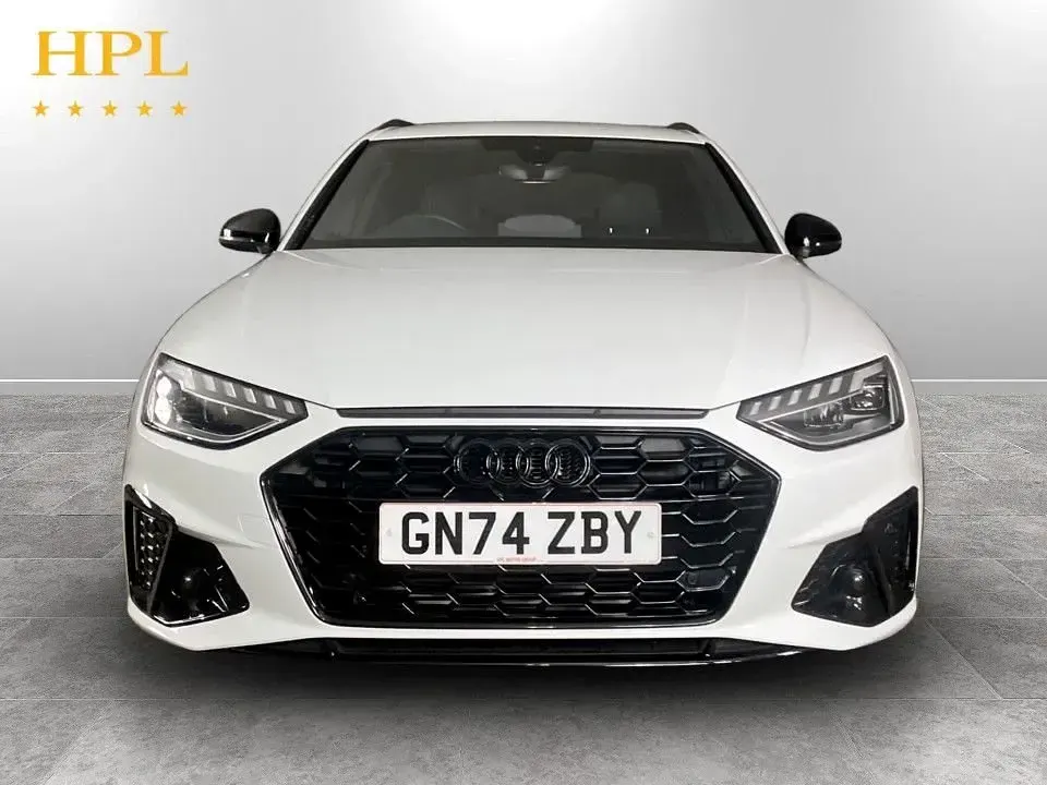 Used Audi A4 Black Edition 150 HP (110 kW) 2024 White Estate
