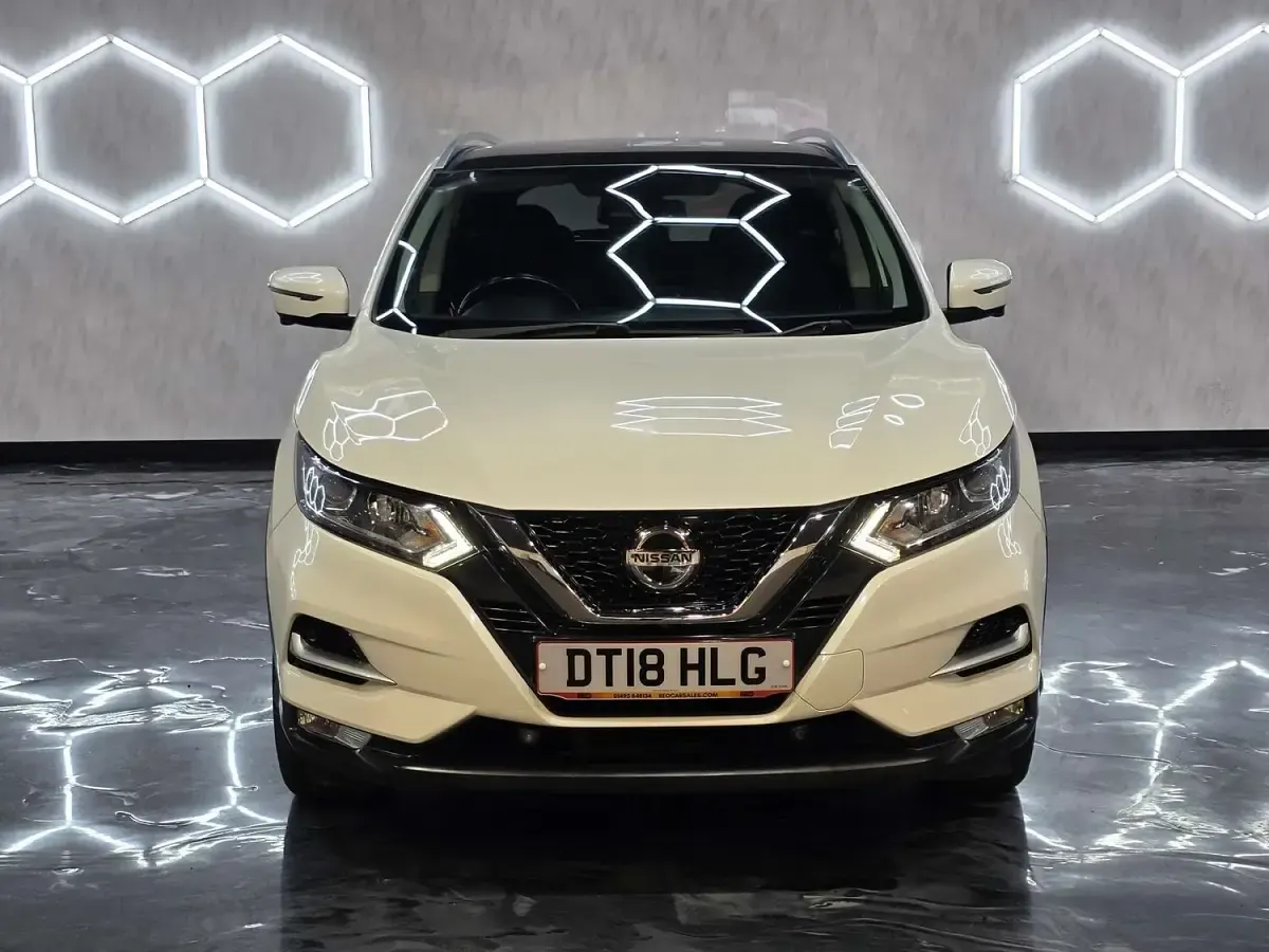 Used Nissan Qashqai N-Connecta 110 HP (80 kW) 2018 White SUV