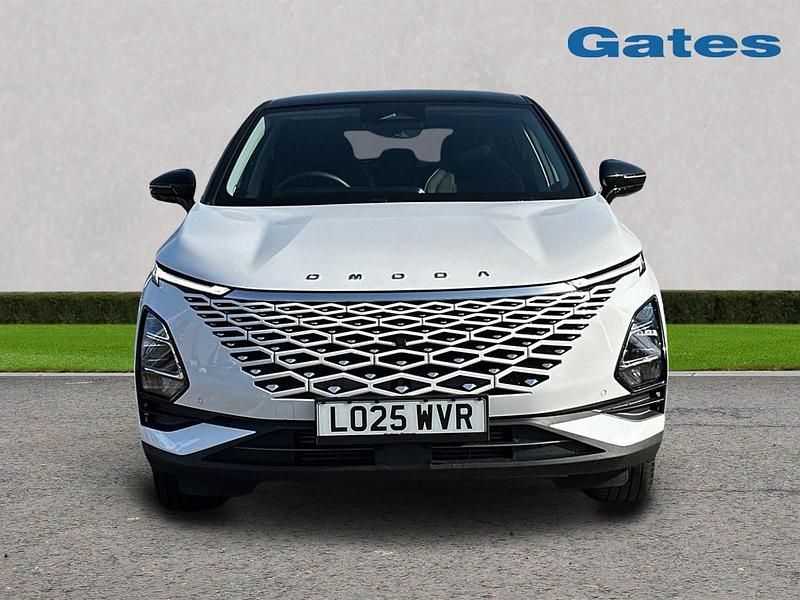 Used Omoda 5 2025 White/black SUV