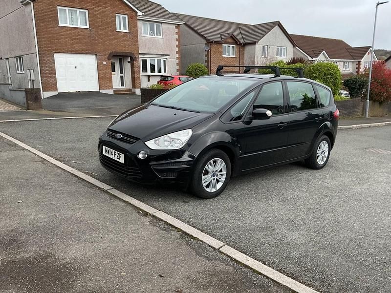Used Ford S-MAX Zetec 2014 Black MPV