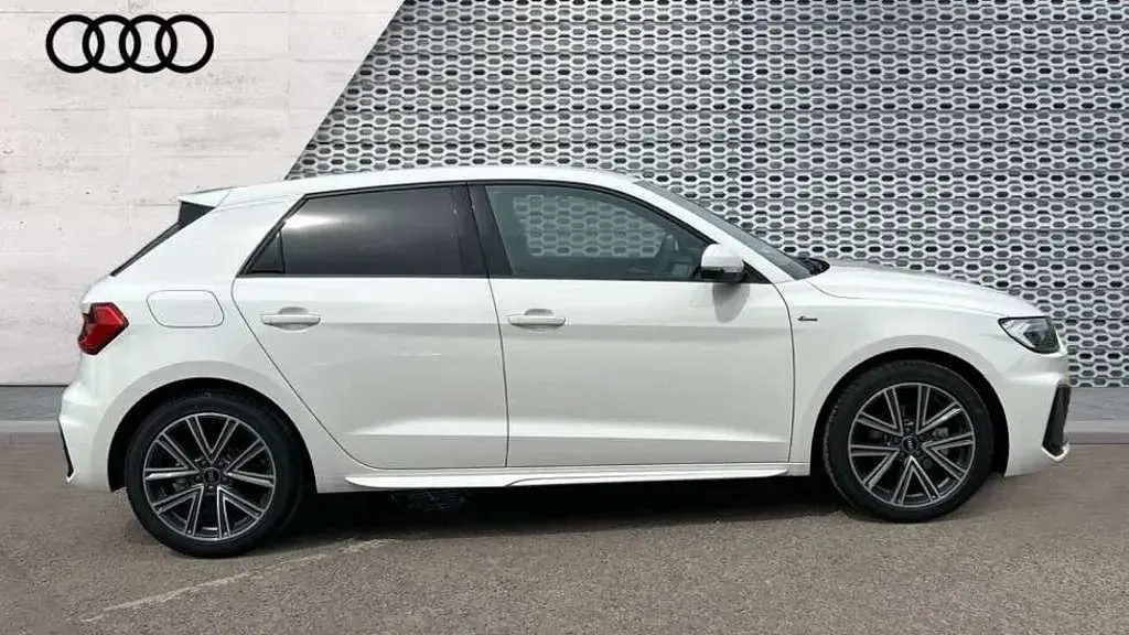 Used Audi A1 S-Line 113 HP (83 kW) 2026 White SUV