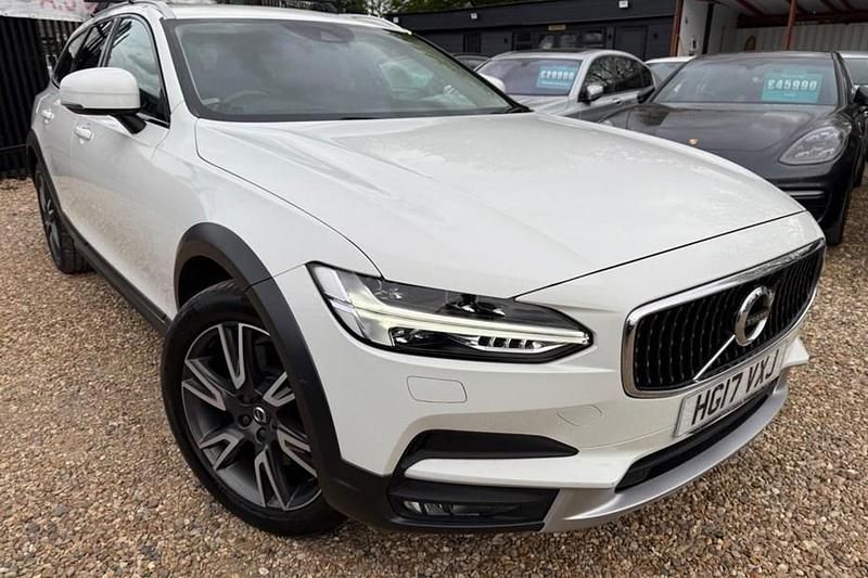 Used Volvo V90 CC Pro 2017 White Estate