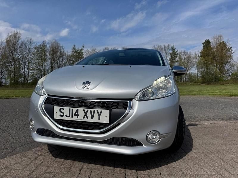 Used Peugeot 208 Style 82 HP (60 kW) 2014 Silver Hatchback