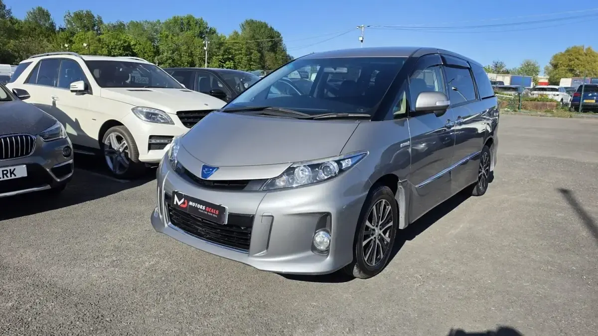 Begagnad Toyota Estima 2026 Beige