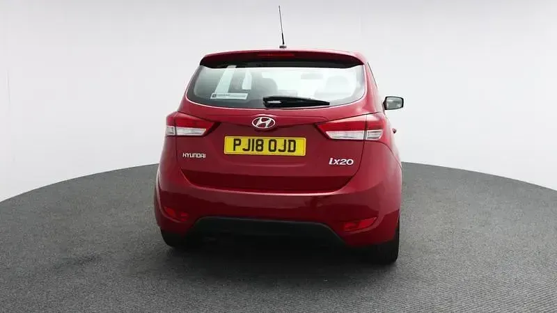 Used Hyundai i20 SE 2018 Red MPV