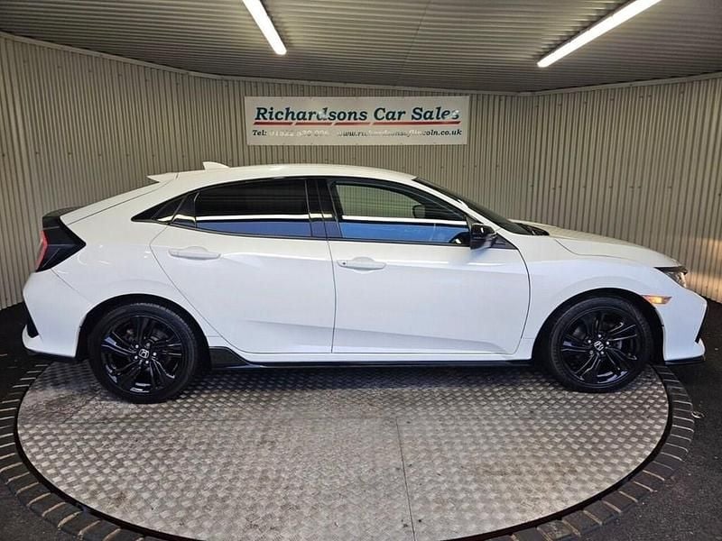 Used Honda Civic Sport 126 HP (92 kW) 2018 White Hatchback