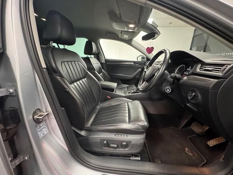 Used Skoda Superb SE L 190 HP (139 kW) 2019 Silver Hatchback