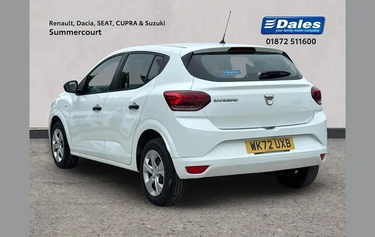 Used Dacia Sandero Essentiel 65 HP (47 kW) 2022 White Hatchback