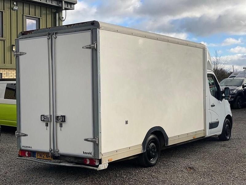 Used Vauxhall Movano 125 HP (91 kW) 2012 White MPV