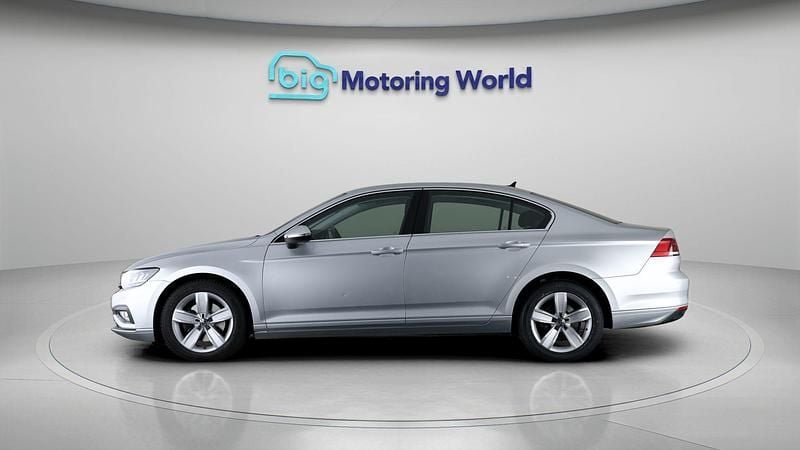 Used VW Passat SE 150 HP (110 kW) 2020 Silver Sedan