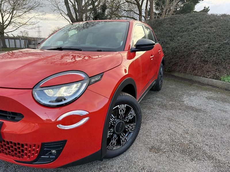 New Fiat 600 S 99 HP (72 kW) 2025 Orange SUV