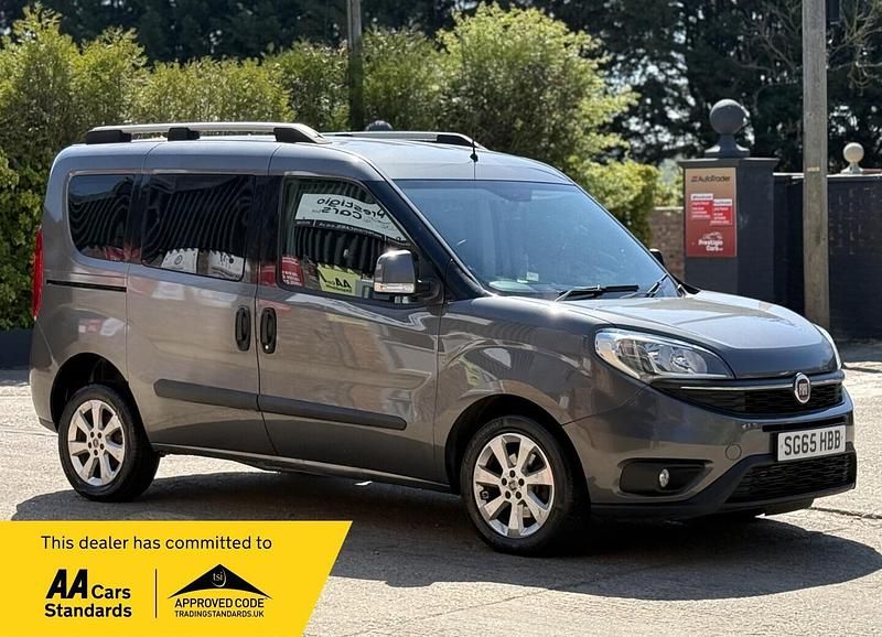 Used Fiat Doblò Easy 105 HP (77 kW) 2015 Grey MPV