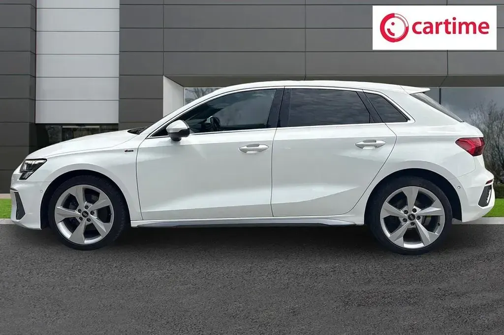 Used Audi A3 Sportback S-Line 150 HP (110 kW) 2021 White Hatchback