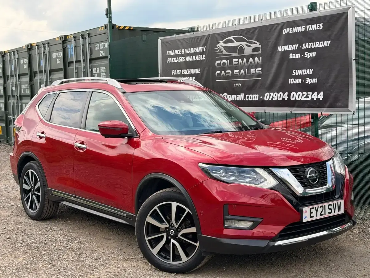 Usado Nissan X-Trail Tekna 159 CV (116 kW) 2021 Rojo SUV