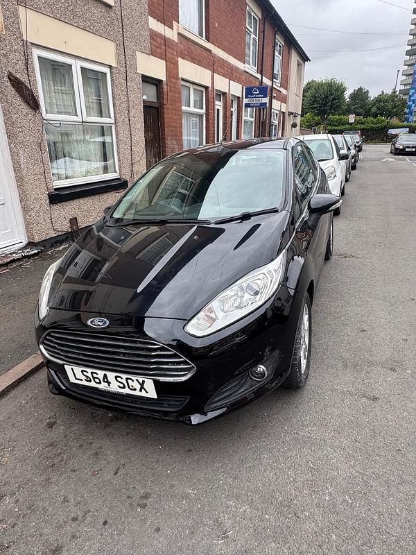 Black Used 2014 Ford Fiesta Zetec Hatchback | £2,895 (Good price) - Image 1/4