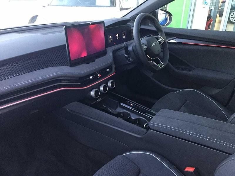 New Skoda Superb SportLine 110 HP (80 kW) 2025 Graphite grey metallic Hatchback