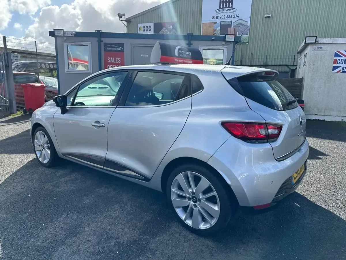 Używany Renault Clio IV Dynamique 90 KM (66 kW) 2015 Srebrny Hatchback