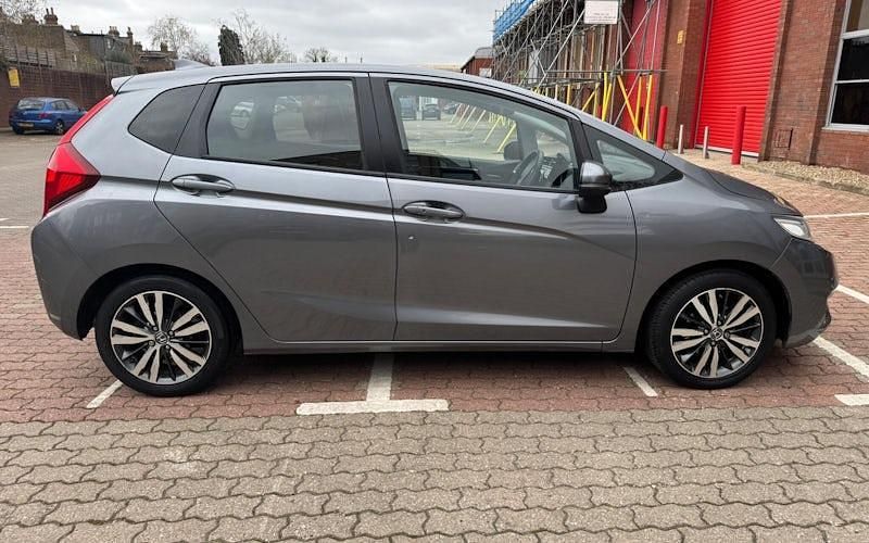 Używany Honda Jazz EX 102 KM (75 kW) 2017 Szary Hatchback
