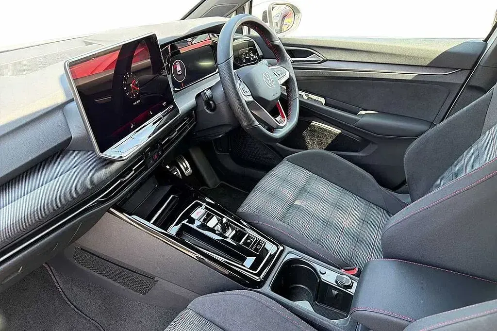 Used VW Golf VIII GTI 265 HP (194 kW) 2026