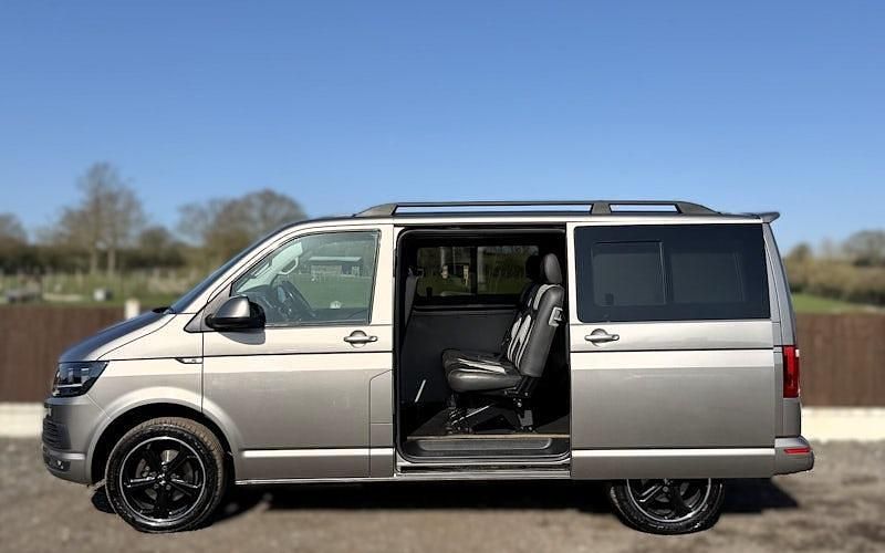 Second-hand VW Transporter Highline 150 CP (110 kW) 2019 Argintiu Van