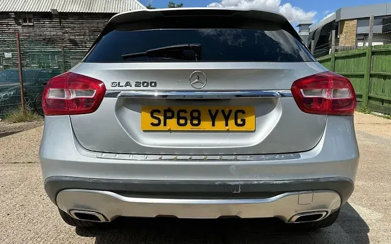 Usado Mercedes GLA200 156 HP (114 kW) 2019 SUV