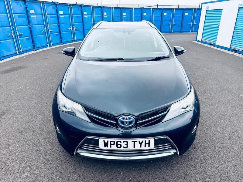 Used Toyota Auris Hybrid 2014 Grey Estate