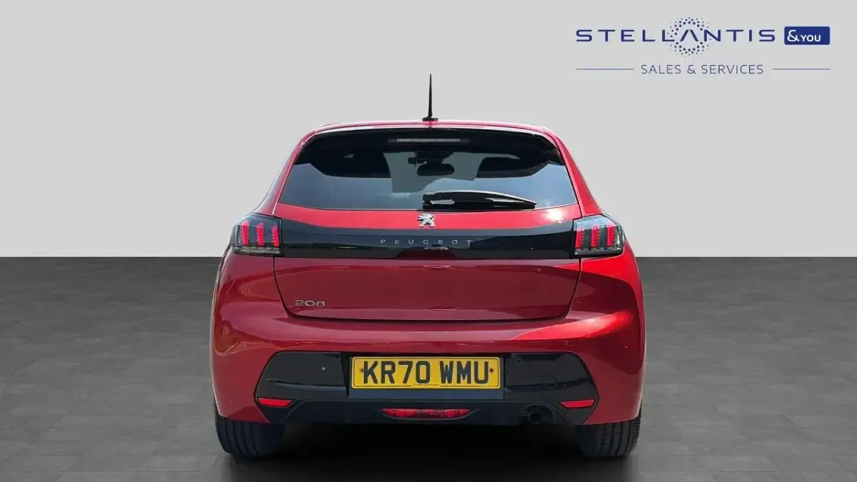 Used Peugeot 208 Allure 99 HP (72 kW) 2020 Red Hatchback