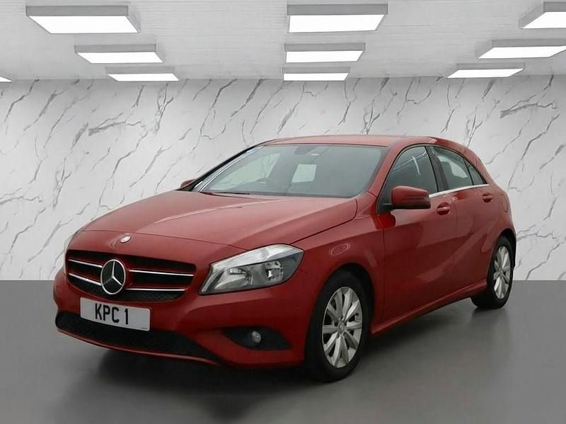 Used Mercedes A180 SE 109 HP (80 kW) 2014 Red Hatchback