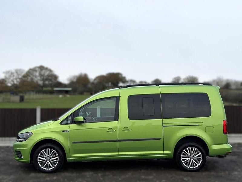 Used VW Caddy Maxi Life Life 102 HP (75 kW) 2020 Green MPV