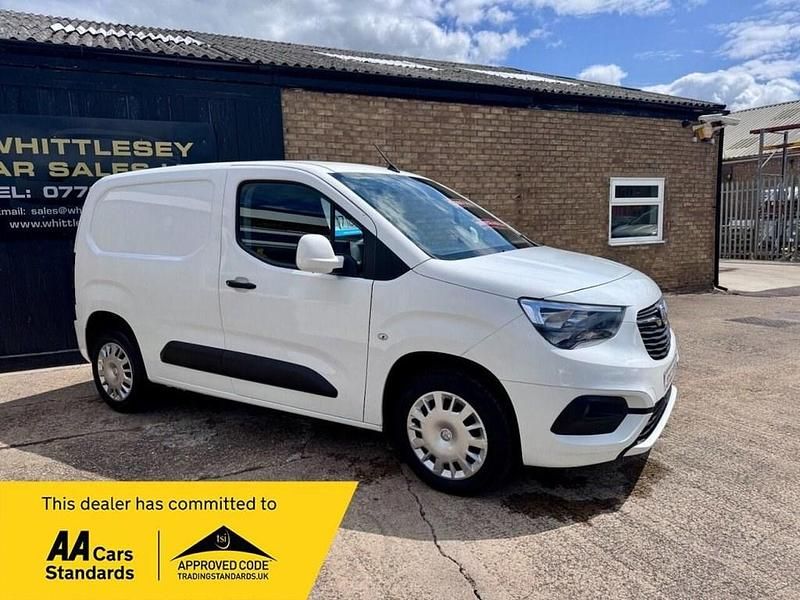 White Used 2021 Vauxhall Combo Sportive MPV | £7,800 (Good price) - Image 1/4