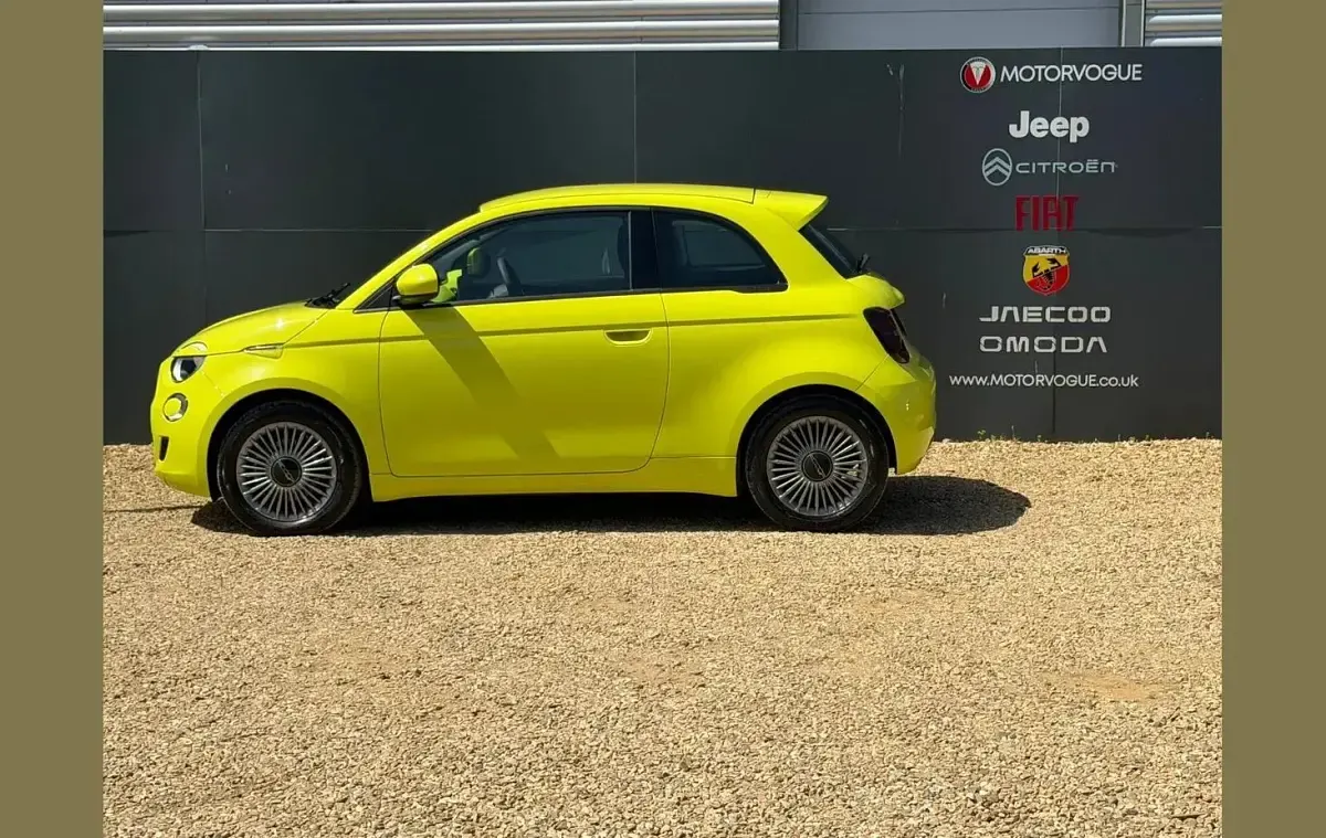 Used Fiat 500e 86 kW (118 HP) 2024 Green Hatchback