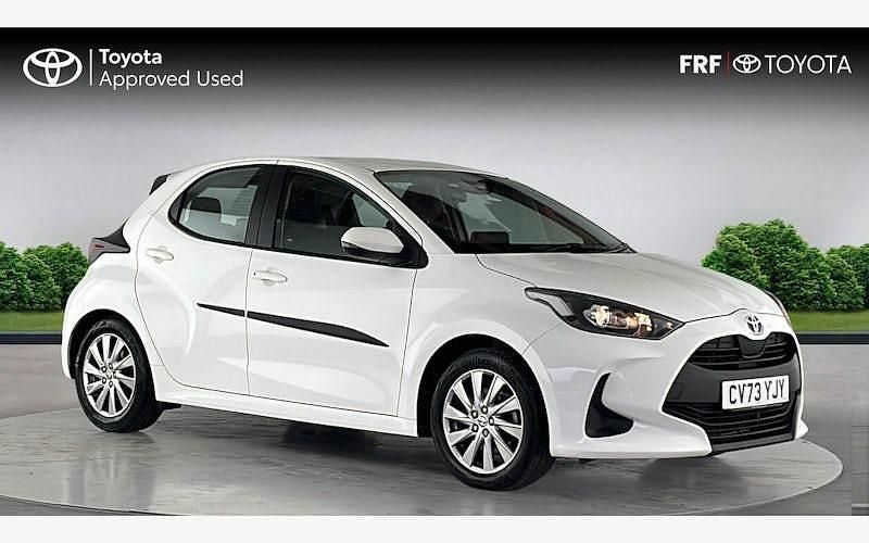 Used 2025 Toyota Yaris Hybrid Hatchback | £16,950 (Super price) - Image 1/4