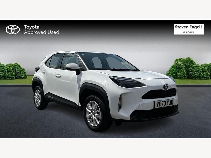 White Used 2024 Toyota Yaris Hybrid Hatchback | £21,280 (A bit pricey) - Image 1/3