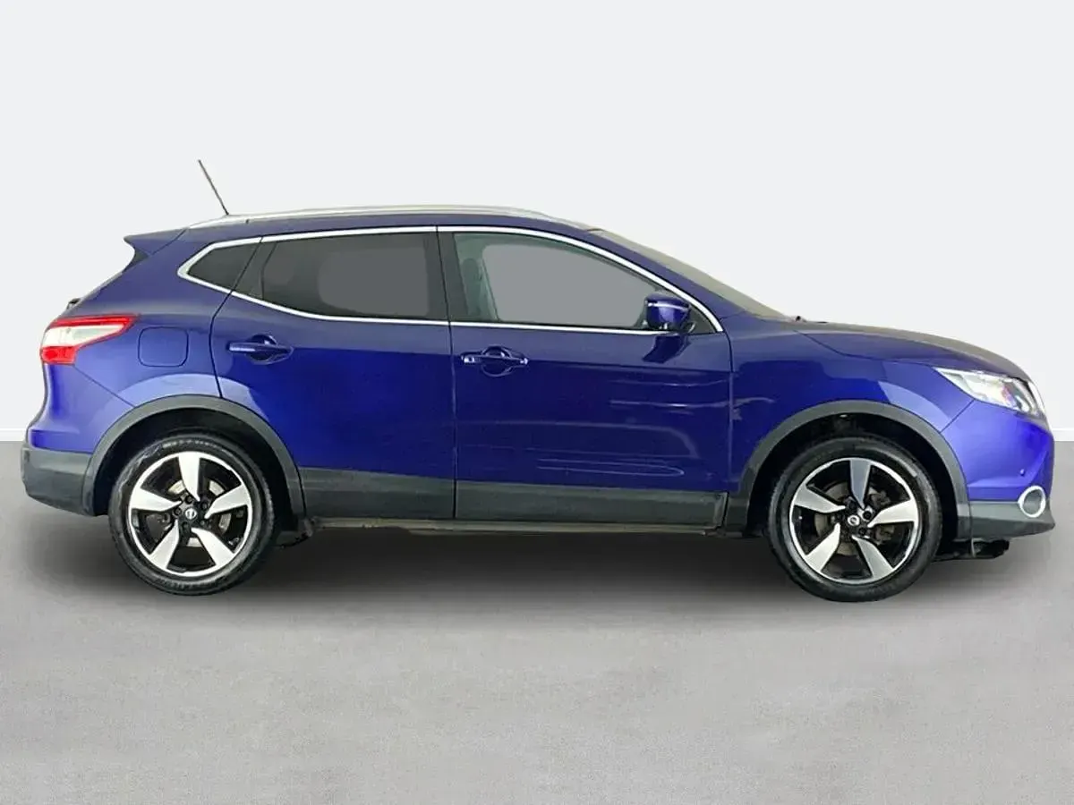 Used Nissan Qashqai N-Connecta 110 HP (80 kW) 2016 Blue SUV