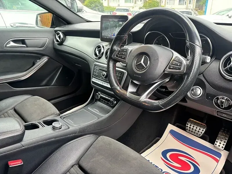 Used Mercedes GLA200 AMG Line Premium 136 HP (100 kW) 2018 Black SUV