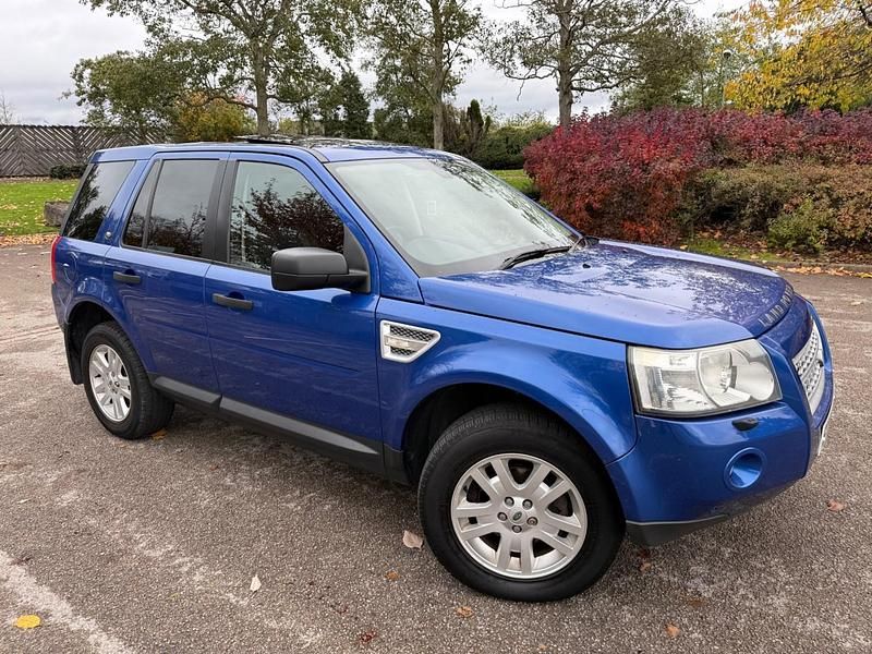 Blue Used 2009 Land Rover Freelander 2 SE SUV | £2,490 (Fair price) - Image 1/4