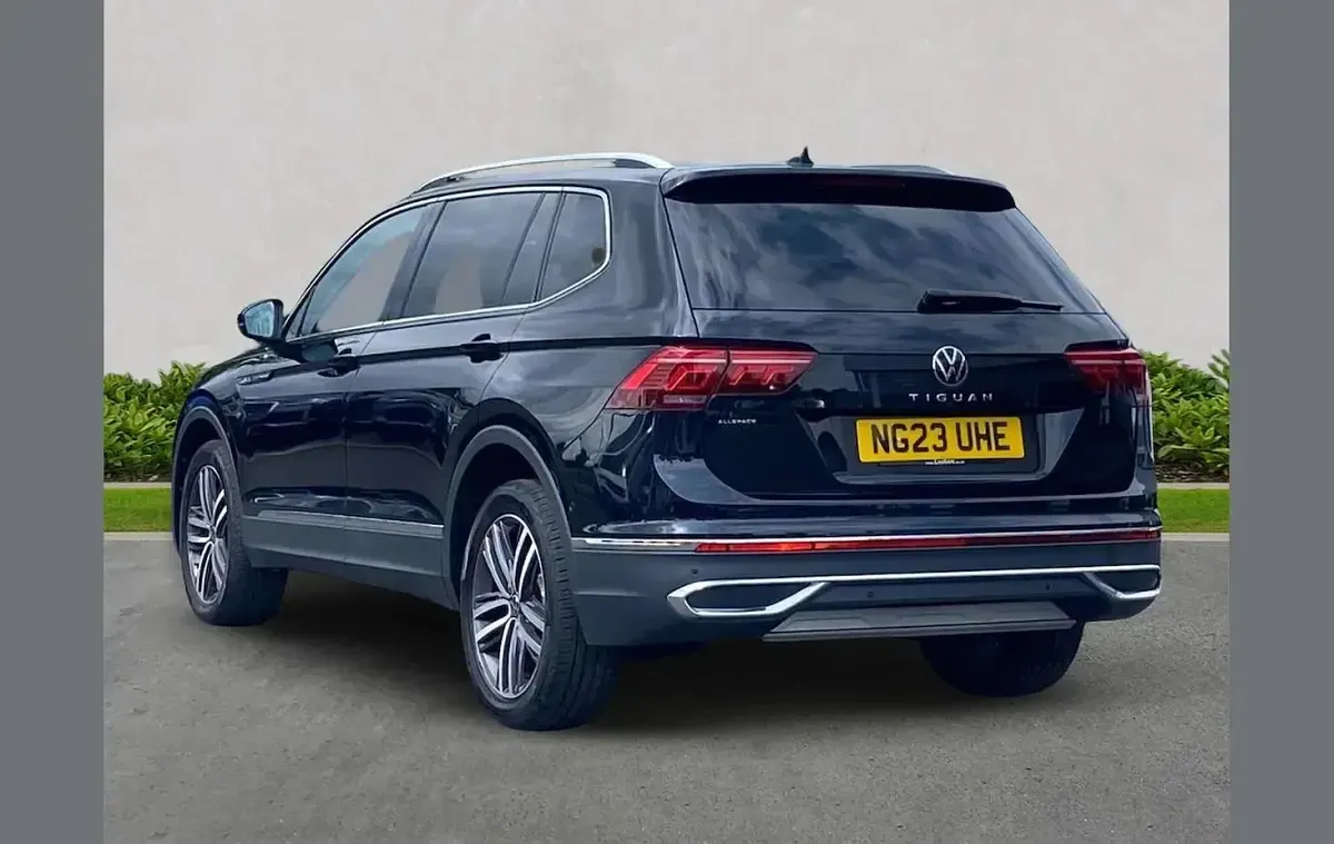 Used VW Tiguan Allspace R-line 150 HP (110 kW) 2023 Black SUV