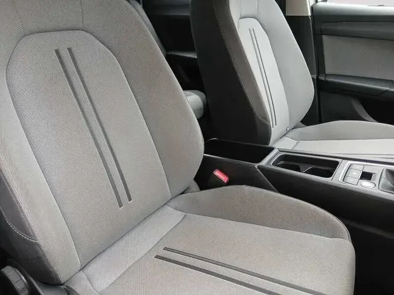 Used Seat Leon SE 130 HP (95 kW) 2022 White Hatchback