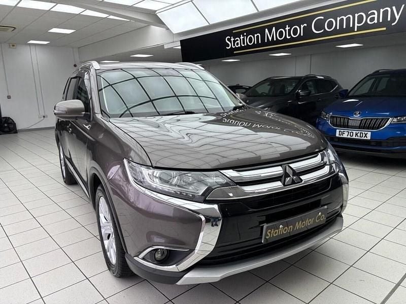 Usado Mitsubishi Outlander 147 HP (108 kW) 2017 Castanho SUV