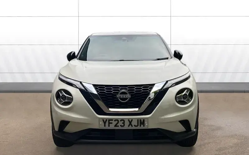 Usado Nissan Juke N-Connecta 114 HP (83 kW) 2023 Branco SUV